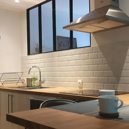 Appartement Moderne Et Paisible Avec Balcon