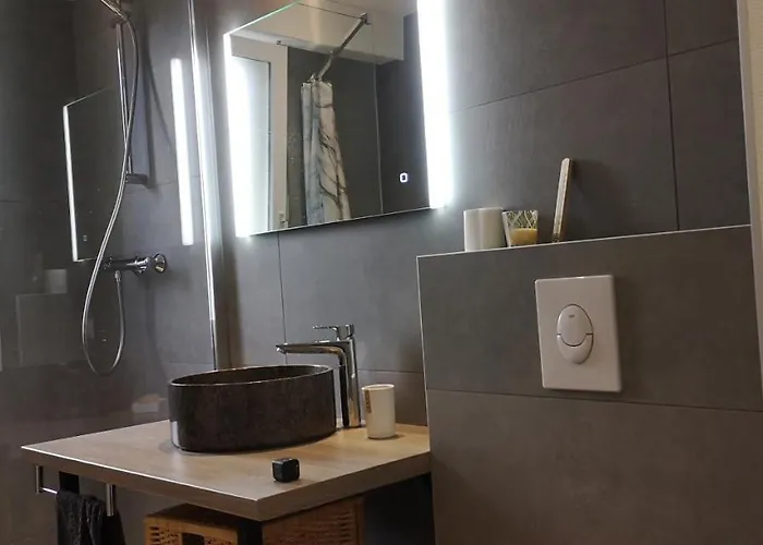 Moderne Et Paisible Avec Balcon *